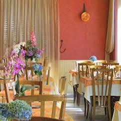 Le Relais Des Monedieres 호텔 Seilhac 외부 사진